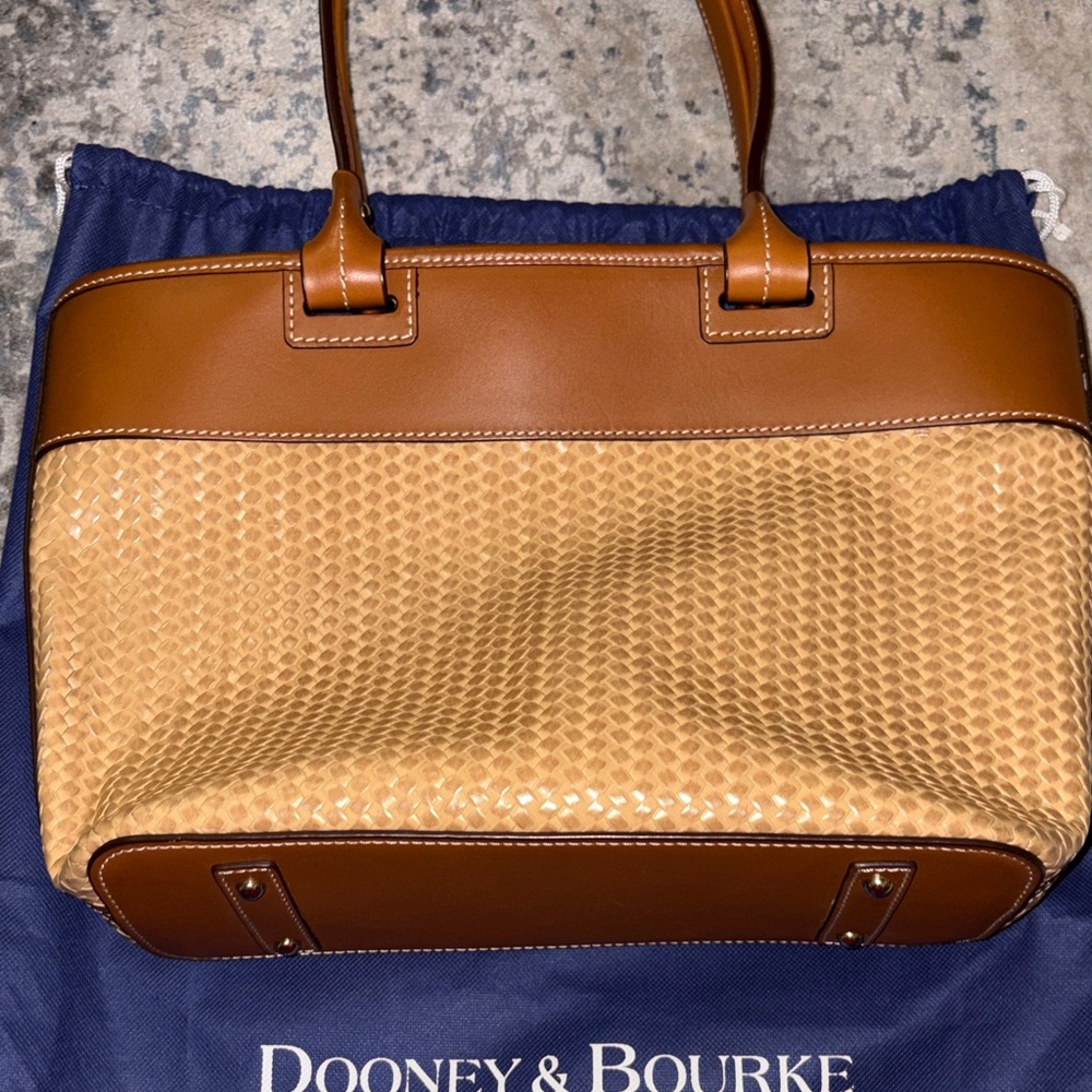 NWOT Dooney & Bourke Beacon Zip Tote Bag with Dust Bag - Picture 7 of 7